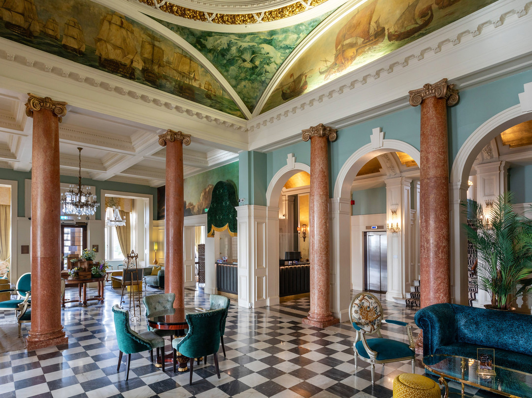 The Queens Hotel