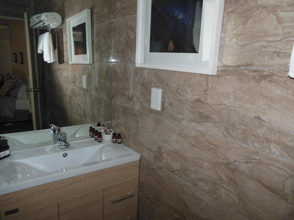 ASURE Camelot Arms Motor Lodge主图