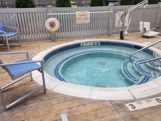 Holiday Inn Express & Suites Queensbury - Lake George Area By IHG主图