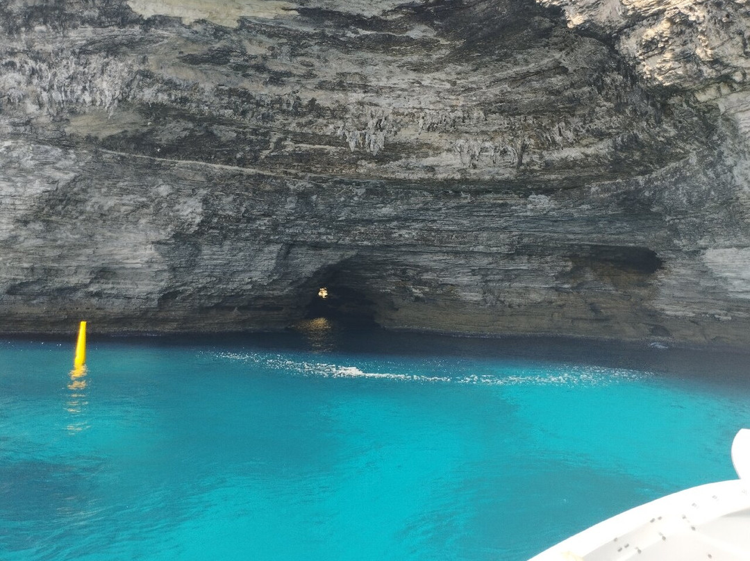 Bonifacio cliffs and caves景点图片