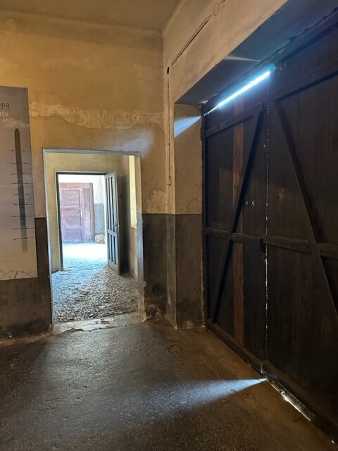 Red Cross Nazi Concentration Camp-Nis必去景点