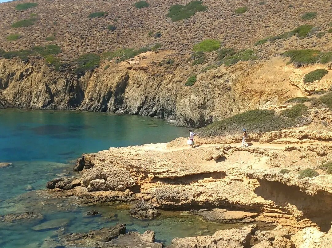 Plakes Beach-Analipsi必去景点