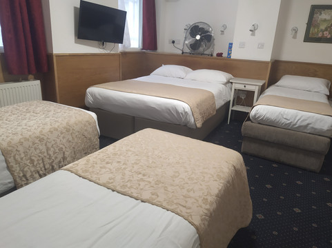 里奇芒特酒店主图