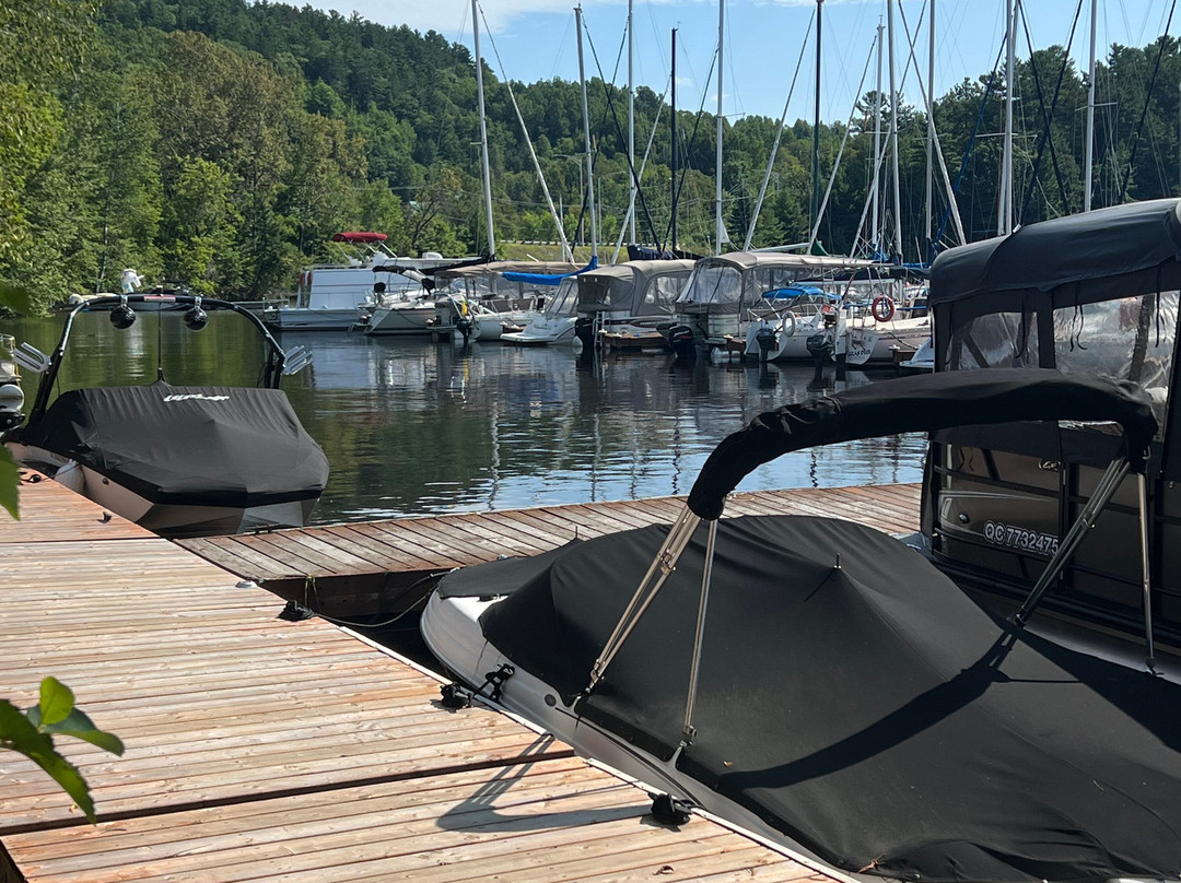 Capitainerie Du Passant - Chalet & Gîte主图