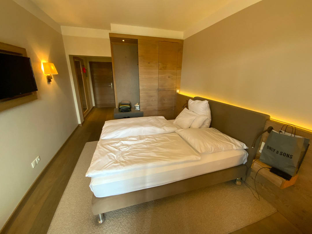 鲍尔酒店&旅馆主图