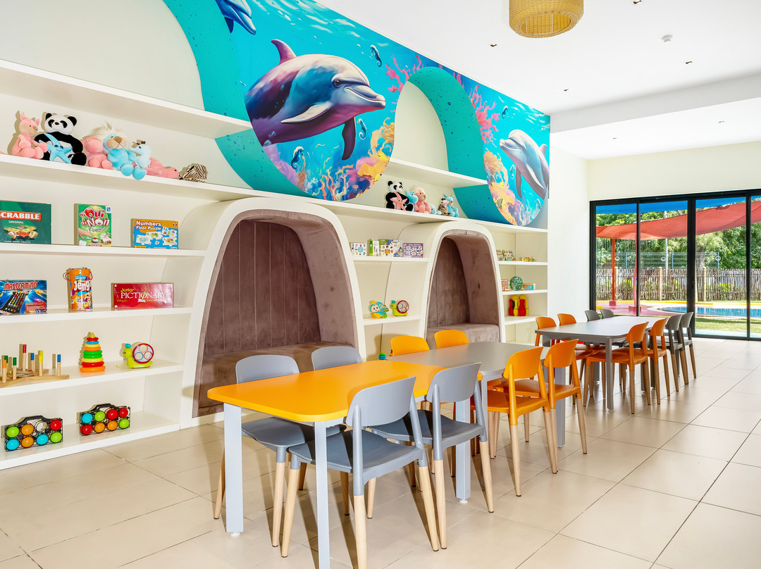 Ocean's Creek Beach Hotel主图