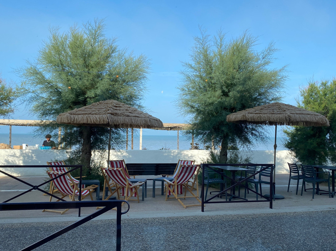 Logis Hôtel Acadie Rest. le Saint-Victor主图