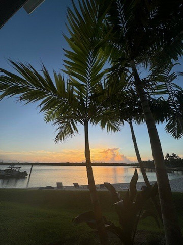 The Pointe Hotel主图