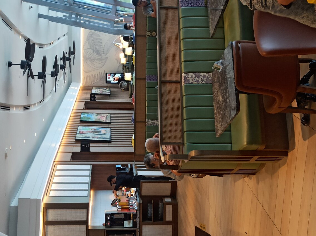 Plaza Premium First (International Departures, Satellite Terminal)-雪邦必去景点