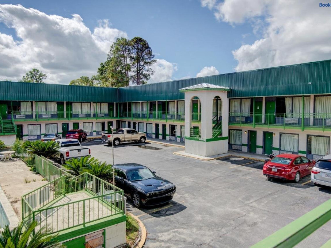 OYO Hotel Douglas GA US-441