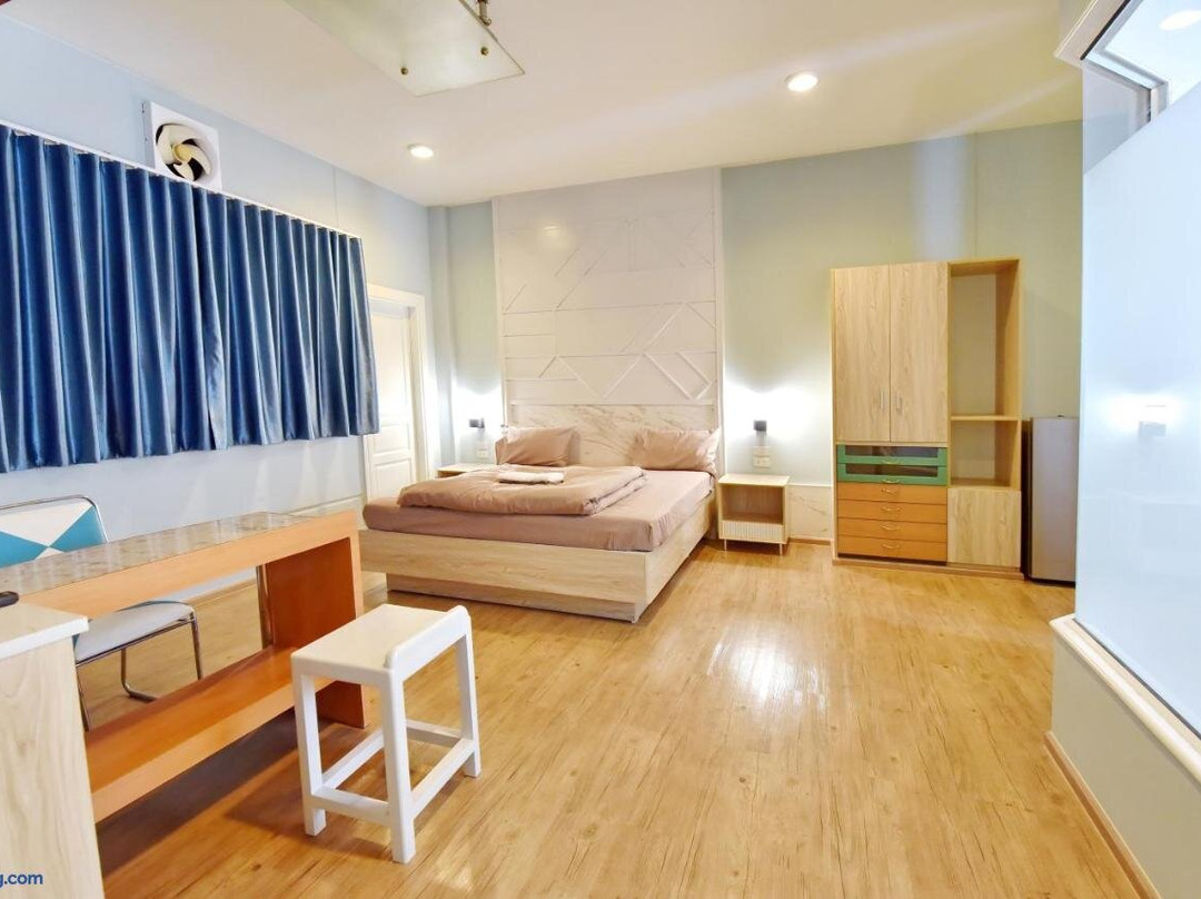 97 Merryland Apartments & Hotel