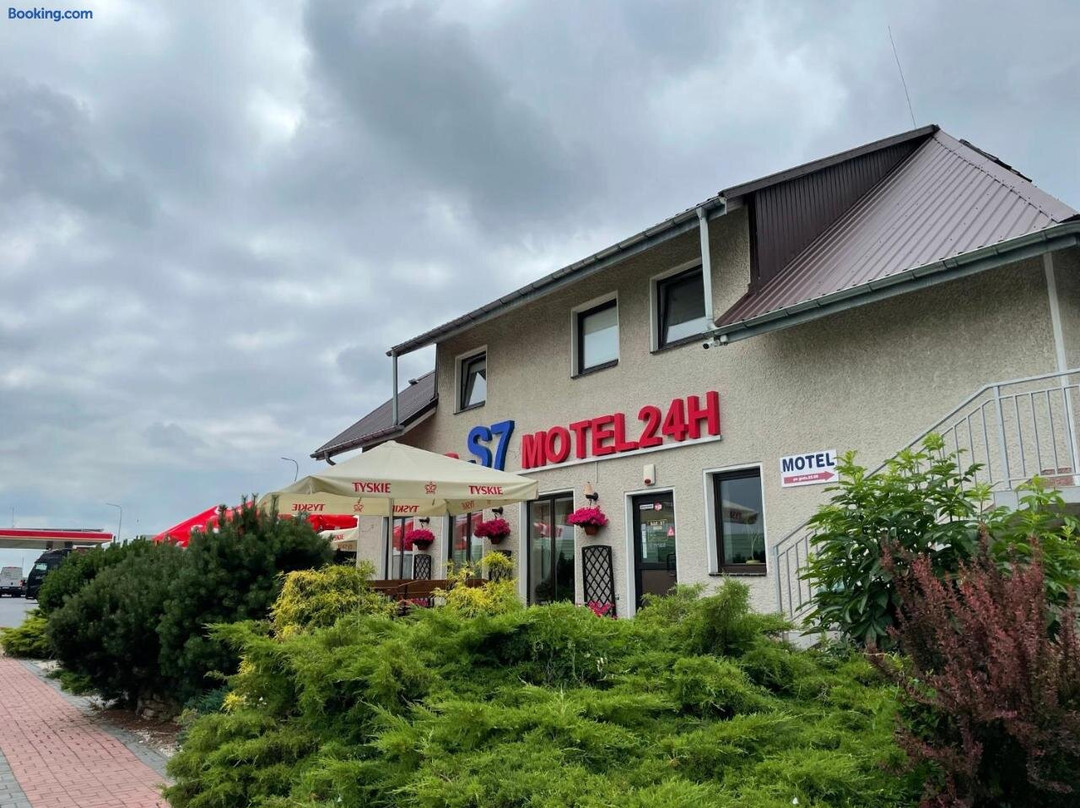 Bar Motel S7