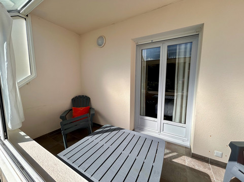 佩罗斯拉尼永英式酒店主图