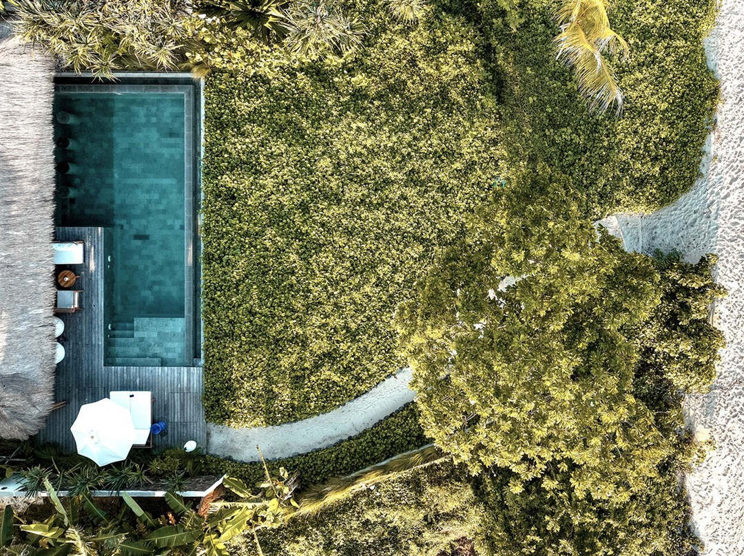 Amber Lombok Beach Resort主图