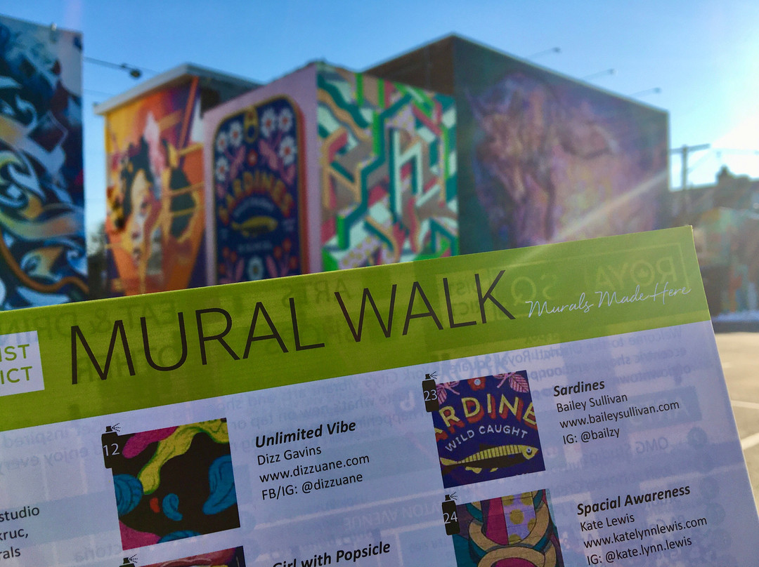 Royal Square District Murals景点图片
