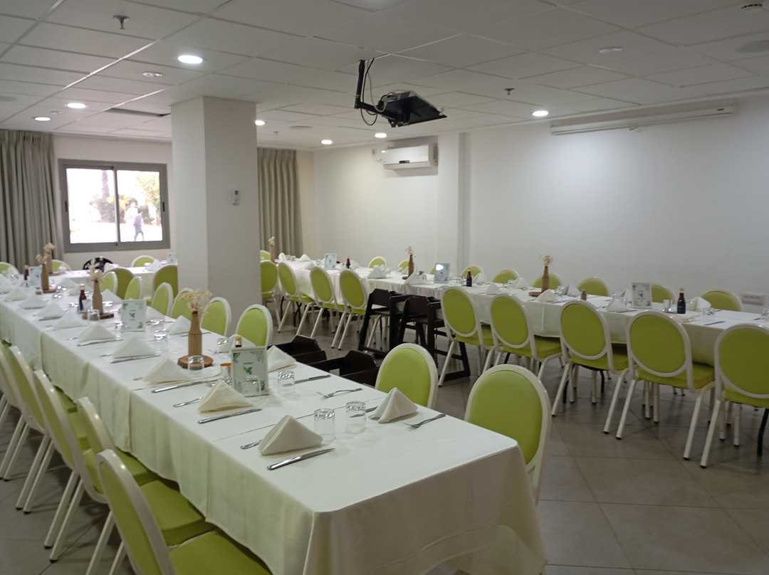 Desert Iris Hotel主图