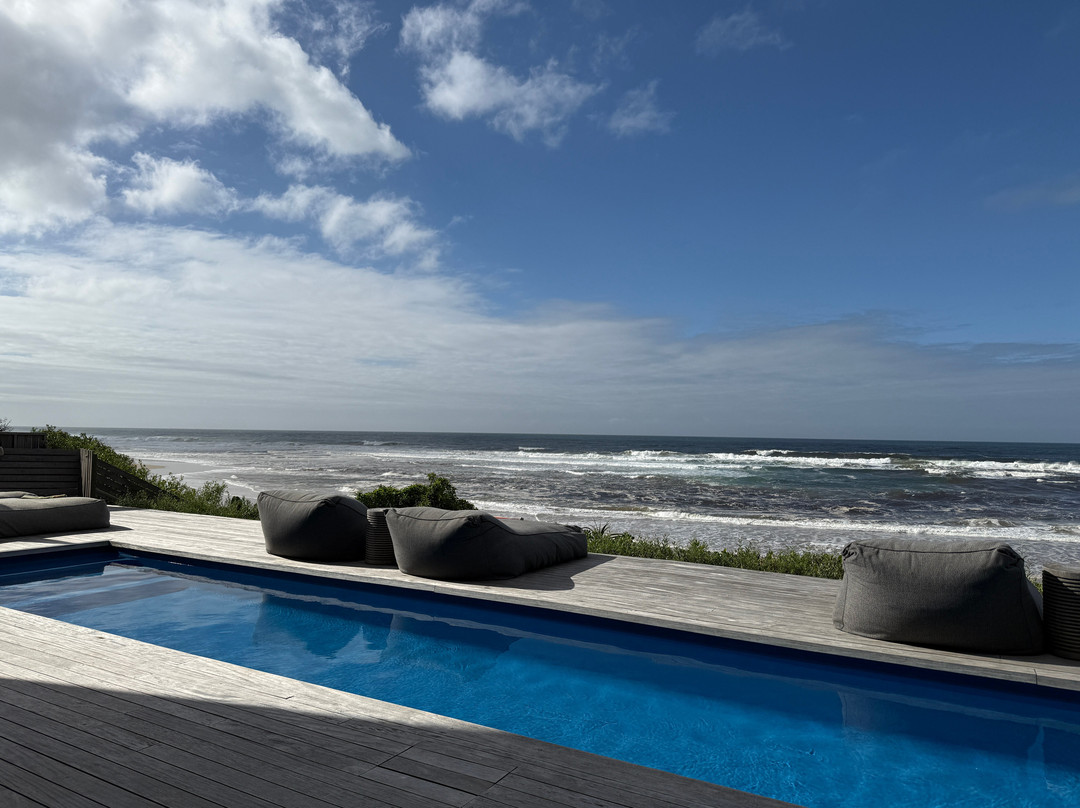 Escape To The Beach主图