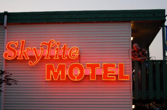 Skylite Motel主图