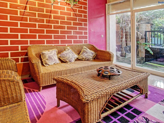 Oyo 91845 V_ar House