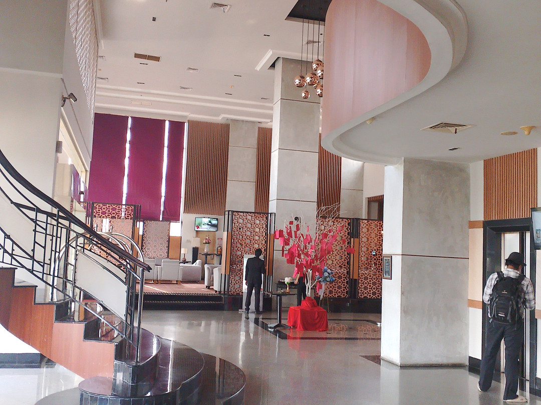 瑞雅婆罗洲三马林达酒店主图