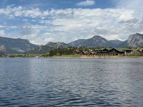 Lake Estes Marina & Tackle Shop-埃斯蒂斯公园必去景点