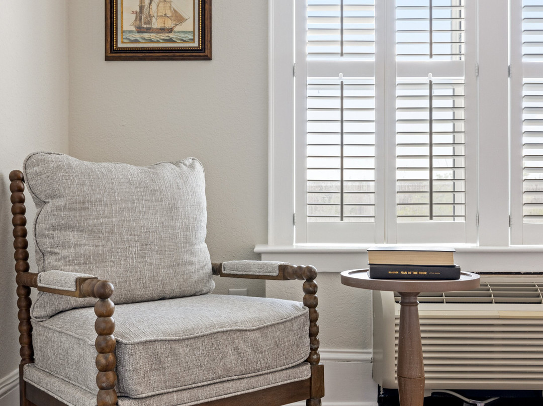 Tranquil House Inn主图