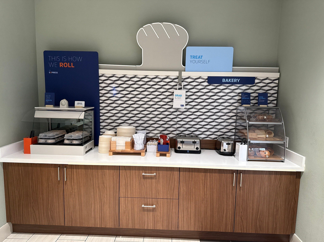 Holiday Inn Express & Suites Albuquerque East by IHG主图