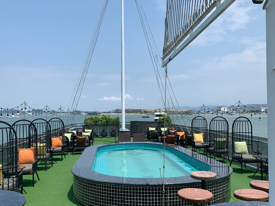 Maia Cruise-下龙湾必去景点