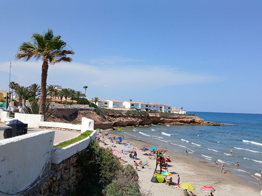 Punta Prima Beach-托雷维耶哈必去景点