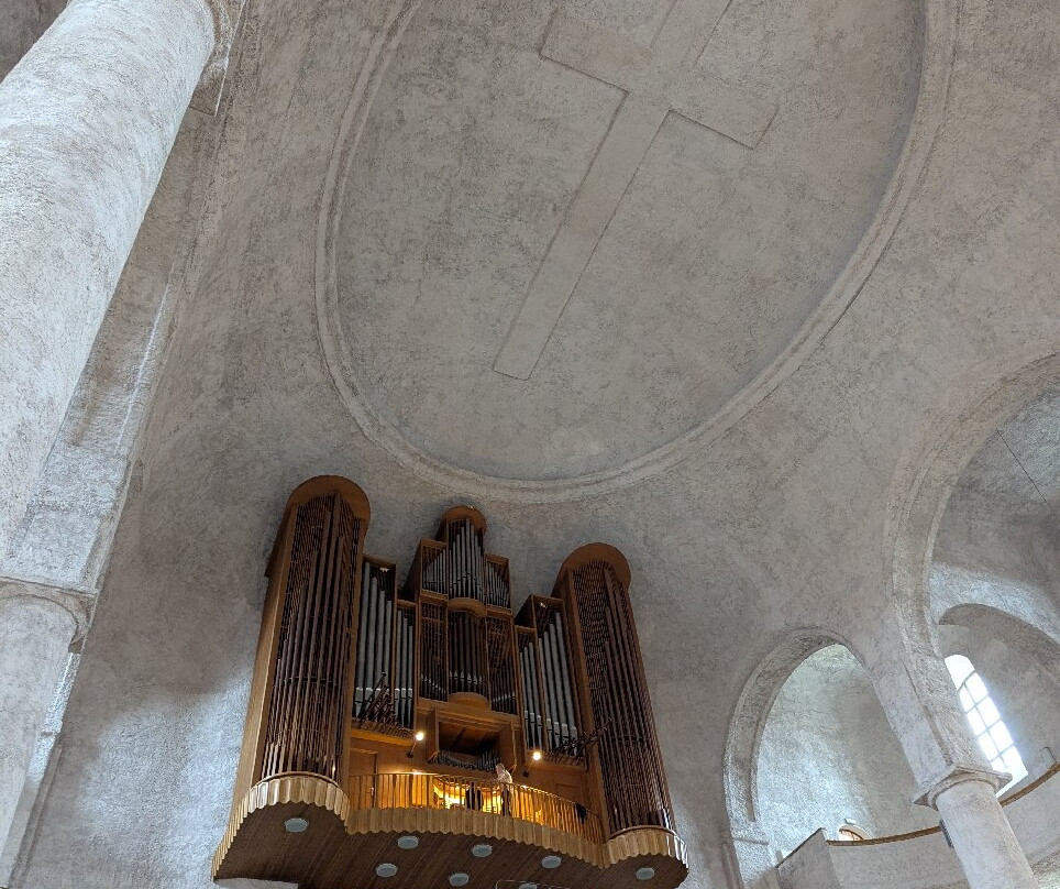 Holy Cross Church-德累斯顿必去景点