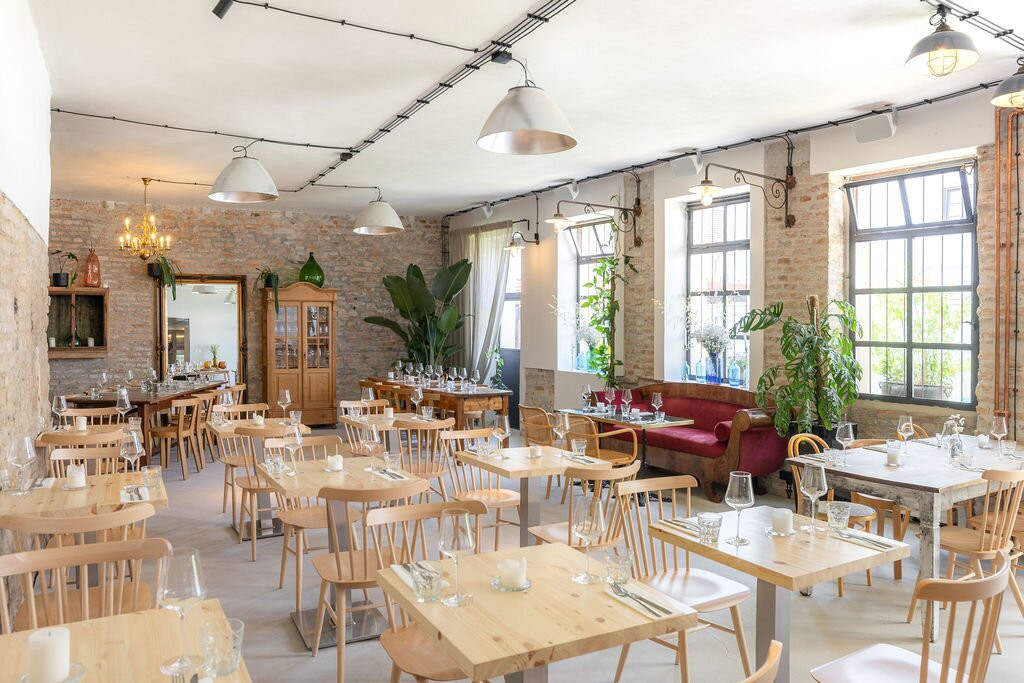 Truffle Pig Restaurant And Winebar