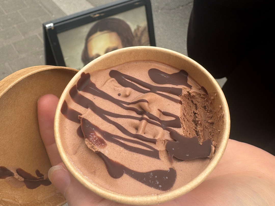 Bas Ice Cream