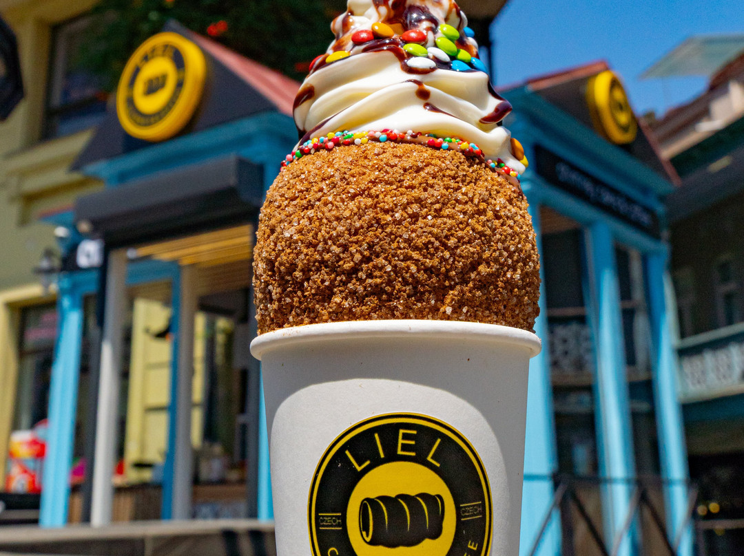 Liel Chimney Cake & Coffee Old Town