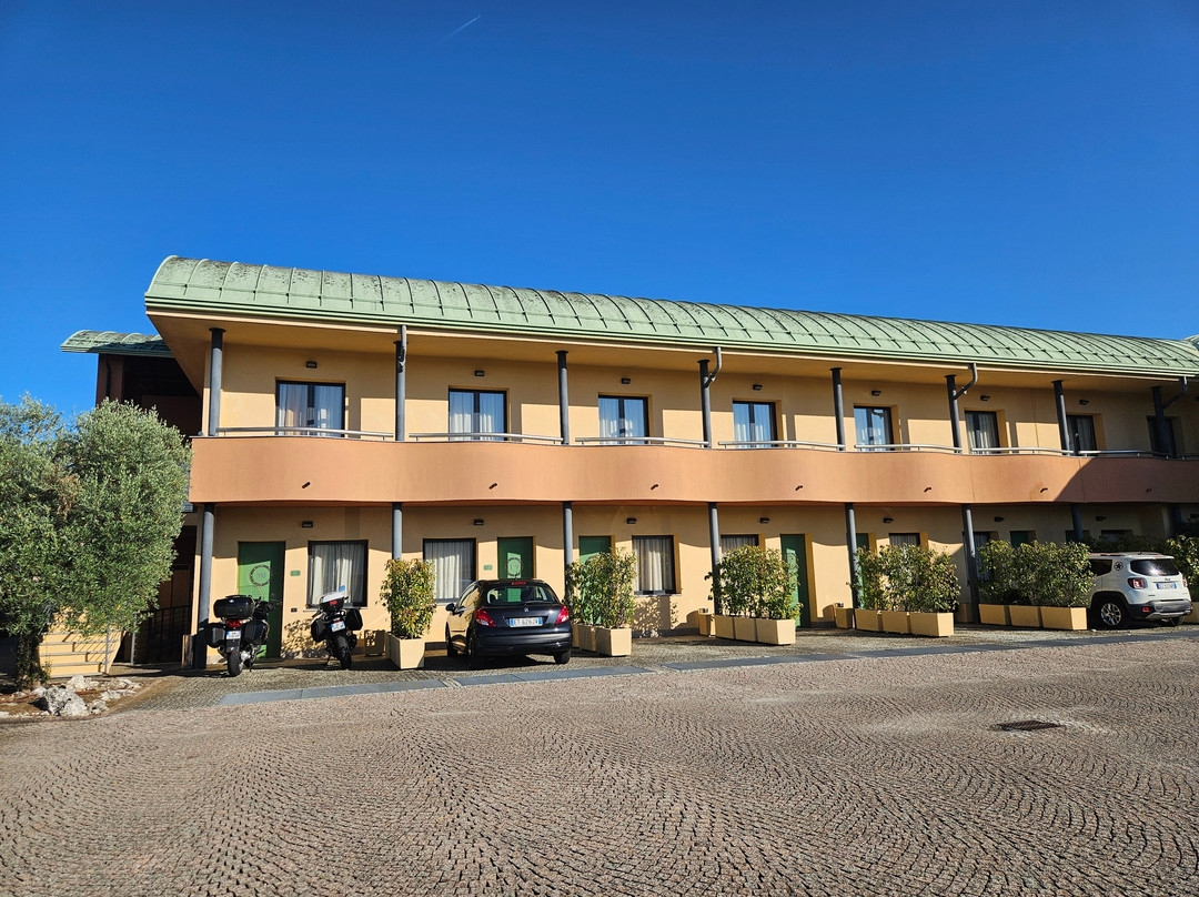 月亮机场酒店主图