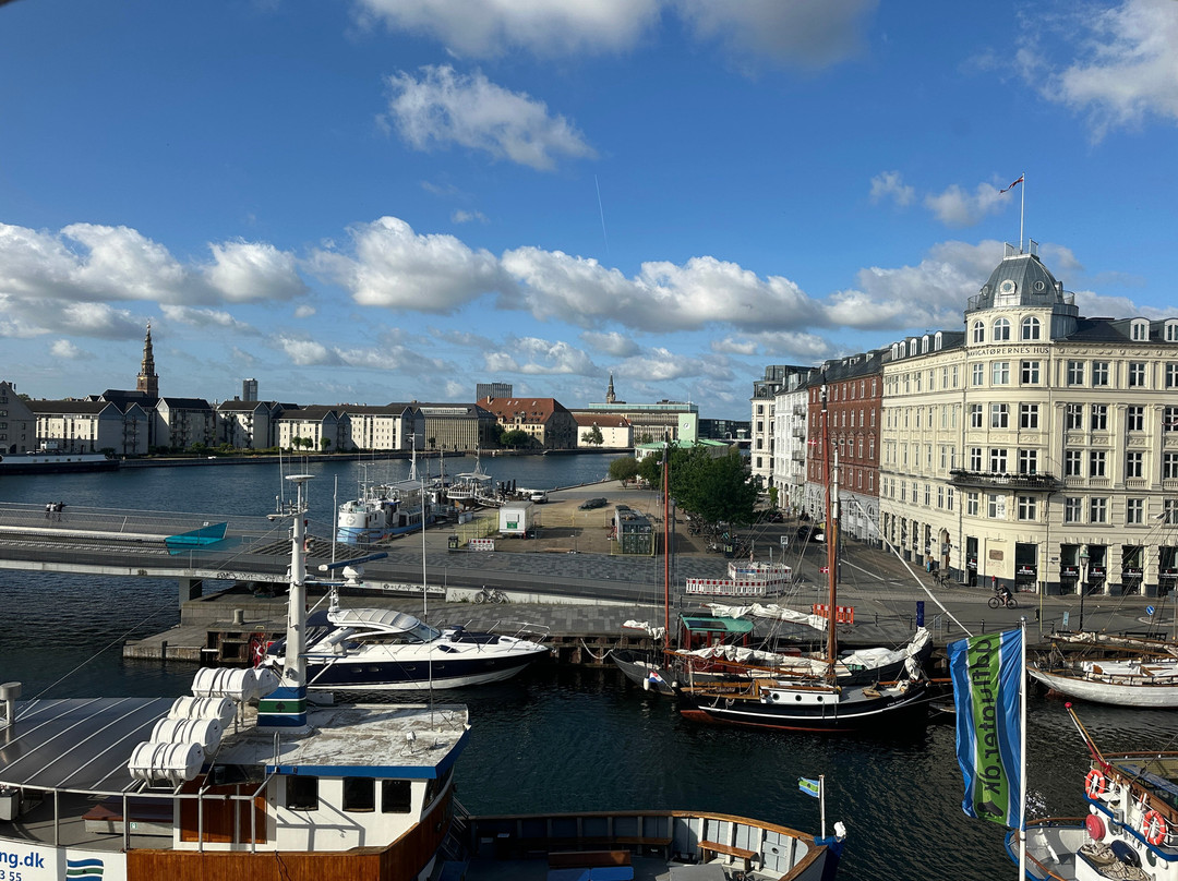 新港71号酒店主图