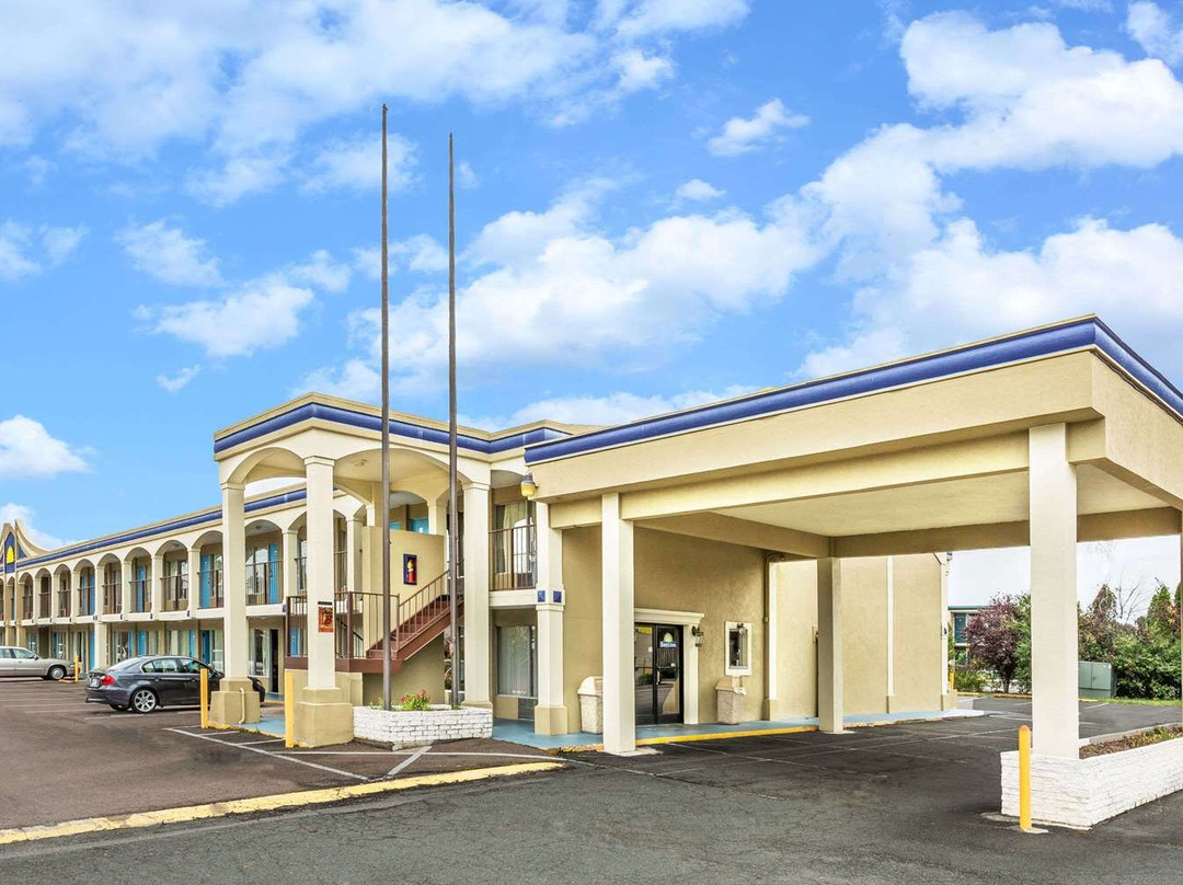 Days Inn by Wyndham Ashland