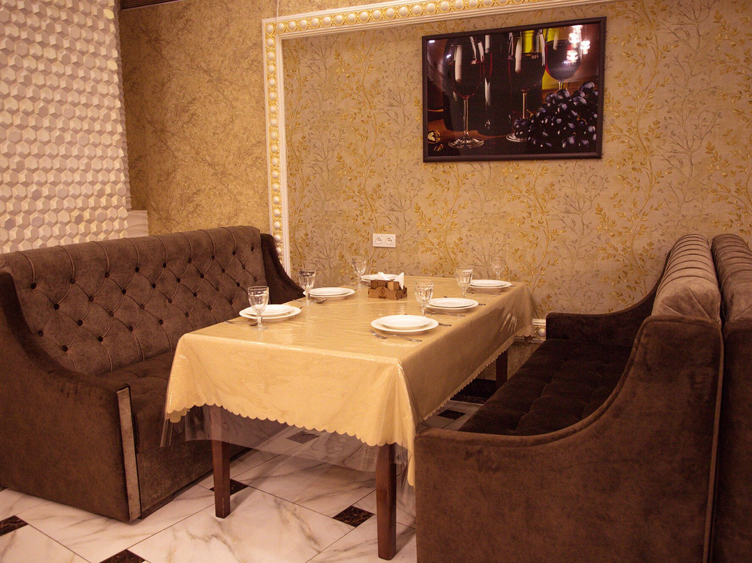 Sakhibnazar酒店住宿-The Royal Hotel