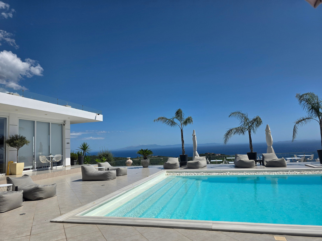 Golden View Residence主图