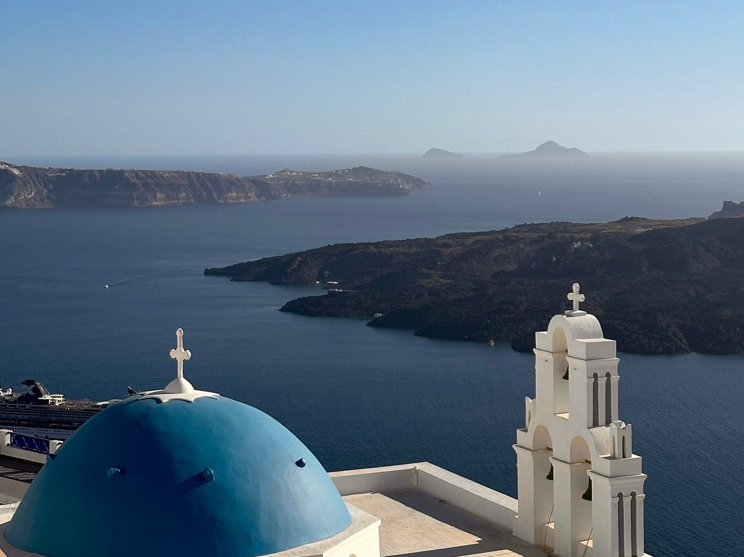 Picturesque Blue Dome Santorini-伊亚必去景点