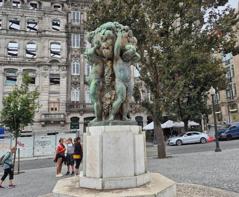 Abundância Os Meninos Sculpture-波尔图必去景点