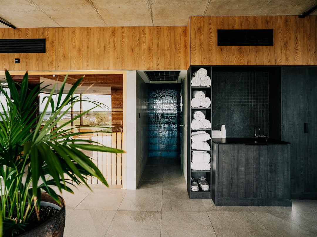 Q Hotel Plus Wrocław Bielany主图