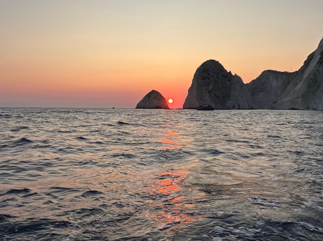 The BigBlue Motorboat Rentals-利姆尼科利必去景点