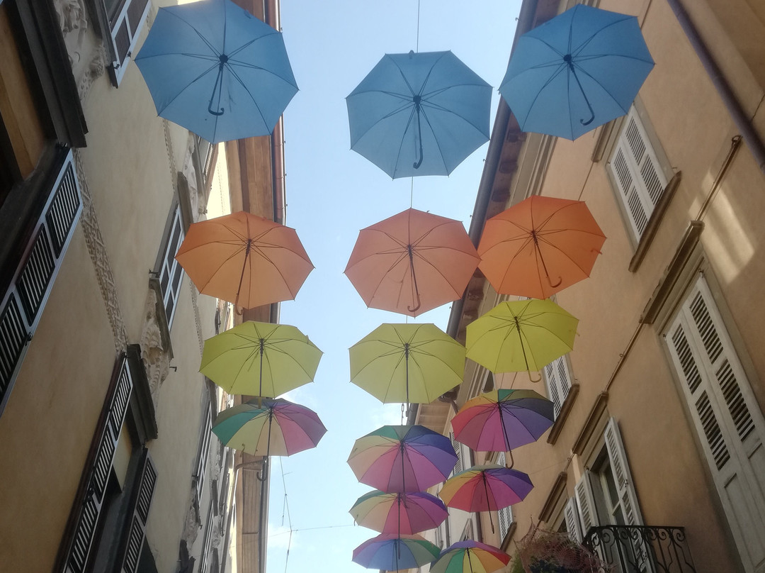 La via degli ombrelli-Pisogne必去景点