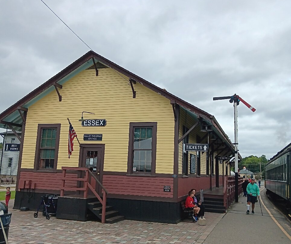 Essex Steam Train & Riverboat-Essex必去景点