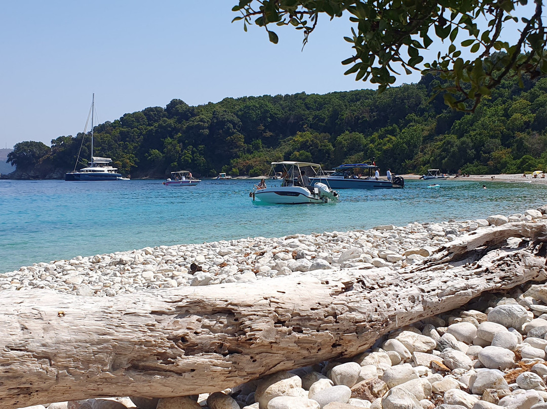 Erimitis-Agios Stefanos必去景点