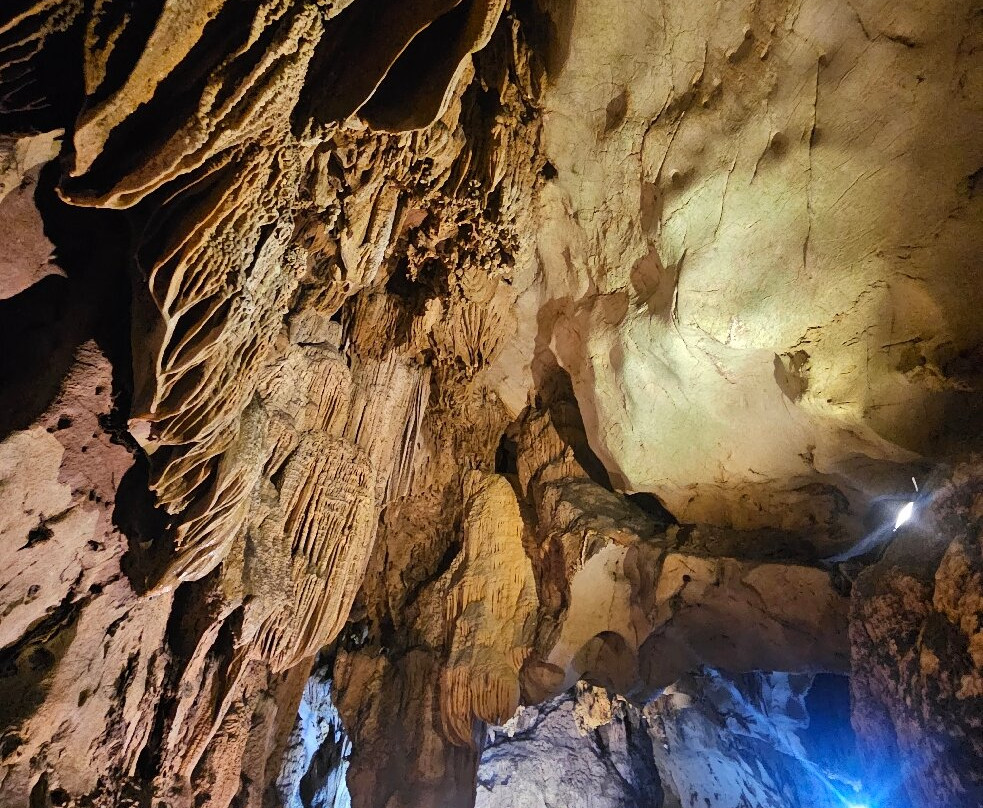 Động Trung Trang-卡巴必去景点