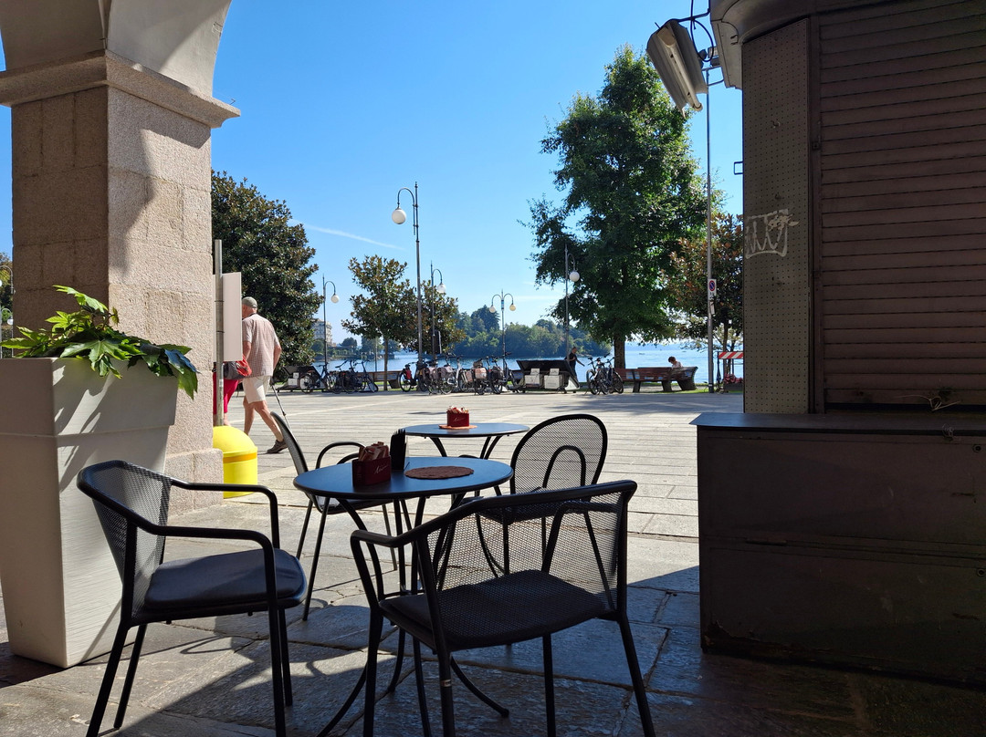 Caffe Ai Portici-韦尔巴尼亚必去景点