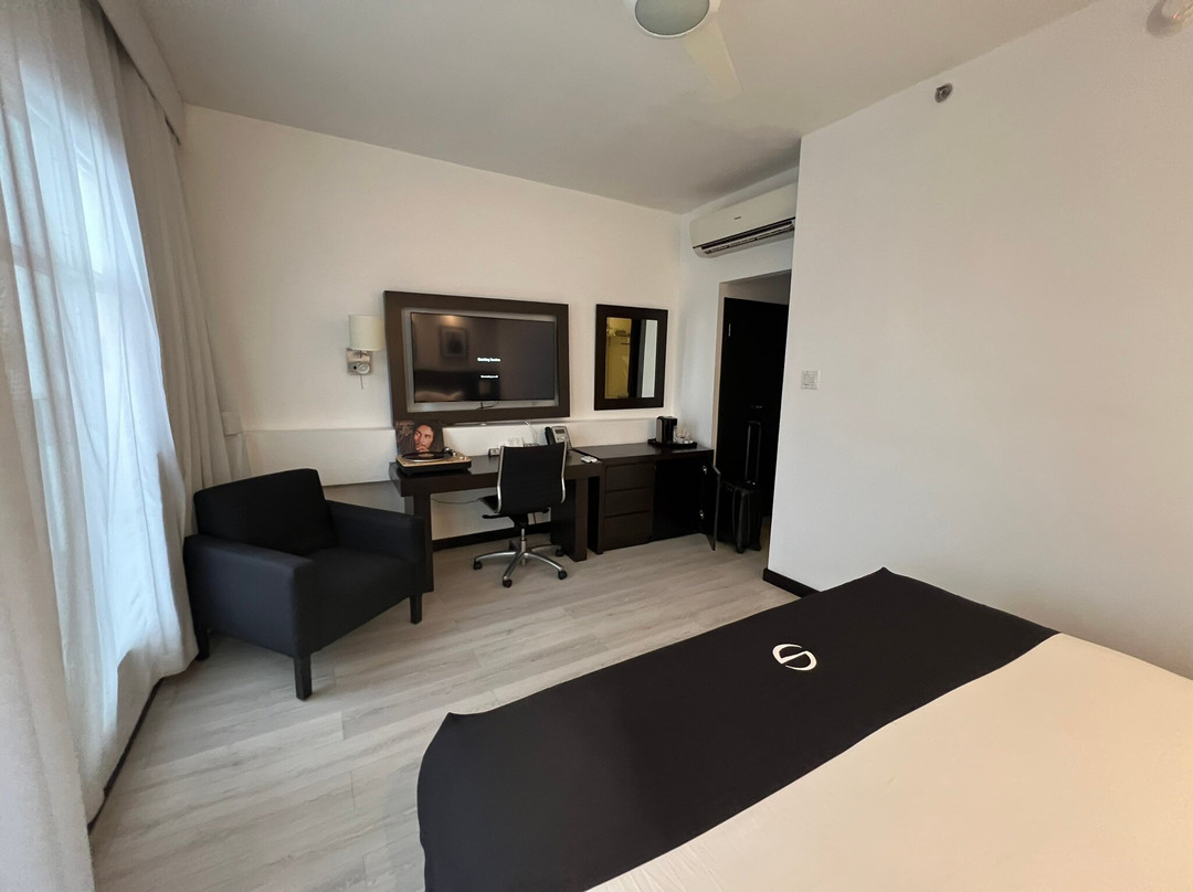 西班牙庭院酒店主图