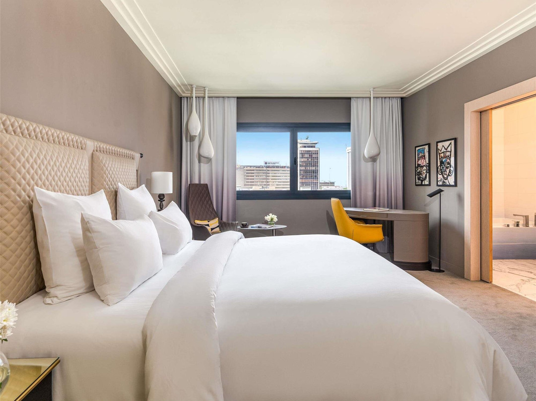 Moevenpick Hotel Abidjan主图