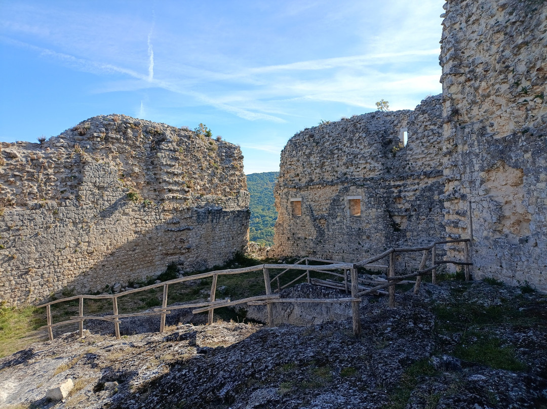 Castel Menardo Serramonacesca-Serramonacesca必去景点